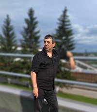 Виталий Безбородов